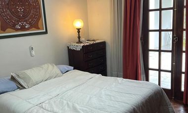 Casa en excelente estado con todas las comodidades. Muy buena superficie.-