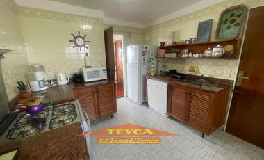 Venta, Departamento de 4 amb c/ cochera, Centro Pinamar