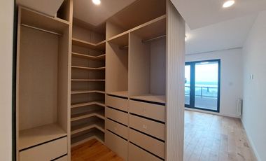 VENTA/PERMUTA - Departamento 2 dormitorios, piso exclusivo. Vista franca al rio. Barrio Martín.