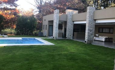 Moderna propiedad en venta en Club de Campo San Diego