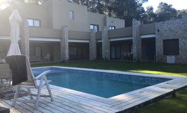 Moderna propiedad en venta en Club de Campo San Diego