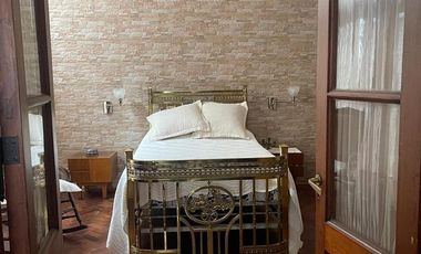 Casa  céntrica en muy buen estado. Para entrar a vivir !!!