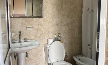 Casa  céntrica en muy buen estado. Para entrar a vivir !!!