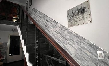 Casa  céntrica en muy buen estado. Para entrar a vivir !!!