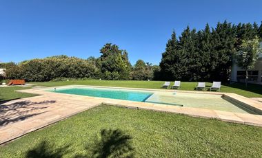 Excelente casa ubicada en country La Cheltonia