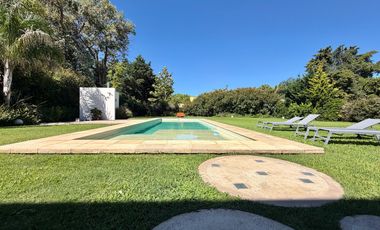 Excelente casa ubicada en country La Cheltonia