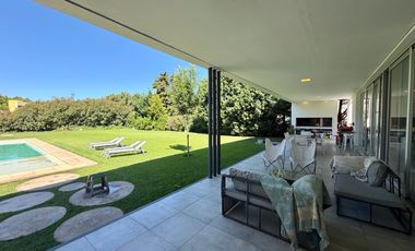 Excelente casa ubicada en country La Cheltonia