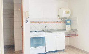 Departamento Monoambiente con Balcon en Edificio Torrecentro calle España - San Miguel