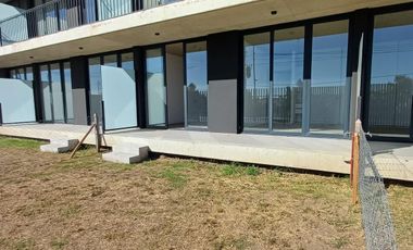 Departamento 2 amb en alquiler con jardín en Terrazas de Santa María