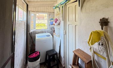 Casa a metros del mar y Av. Acapulco. 3 dormitorios. 2 baños.