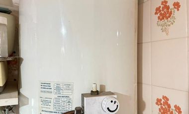 Casa a metros del mar y Av. Acapulco. 3 dormitorios. 2 baños.