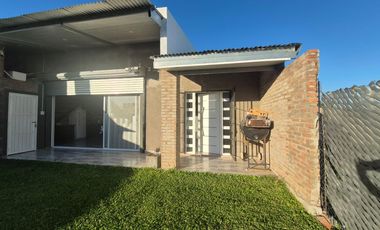 Casa con pileta en Estacion Alvear