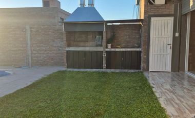Casa con pileta en Estacion Alvear