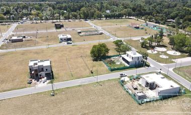 Casa  en Venta en el Pato,  Berazategui. Barrio La Vikkina Amplia Financiación