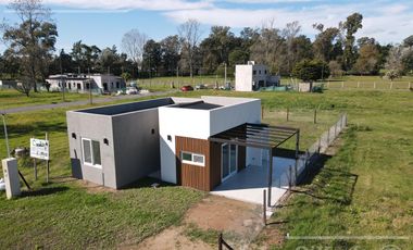 Casa  en Venta en el Pato,  Berazategui. Barrio La Vikkina Amplia Financiación