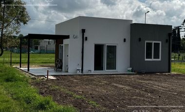 Casa  en Venta en el Pato,  Berazategui. Barrio La Vikkina Amplia Financiación