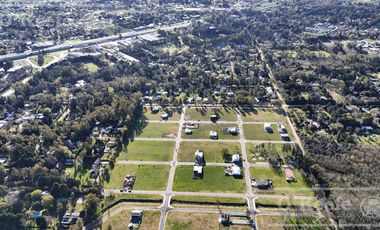 Casa  en Venta en el Pato,  Berazategui. Barrio La Vikkina Amplia Financiación