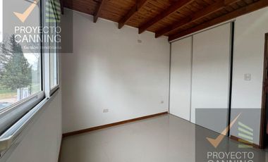 Alquier de Triplex 4 ambientes en Canning