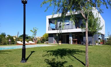 Casa en  venta / alquiler en Santo Domingo Canning