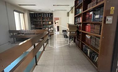 Venta - Oficinas en el Centro - Edificio Ferrari - Monasterio -  L017