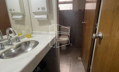 Venta - Oficinas en el Centro - Edificio Ferrari - Monasterio -  L017