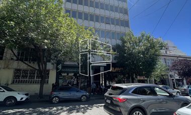 Venta - Oficinas en el Centro - Edificio Ferrari - Monasterio -  L017