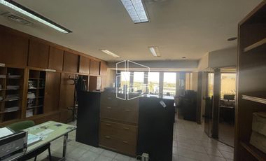 Venta - Oficinas en el Centro - Edificio Ferrari - Monasterio -  L017