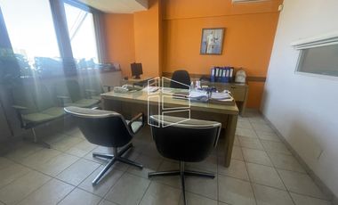 Venta - Oficinas en el Centro - Edificio Ferrari - Monasterio -  L017