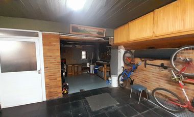 Sólido Chalet 5 amb Reciclado -  con gran Jardín y Pileta!