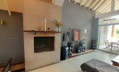 Sólido Chalet 5 amb Reciclado -  con gran Jardín y Pileta!