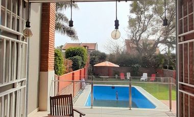 Sólido Chalet 5 amb Reciclado -  con gran Jardín y Pileta!