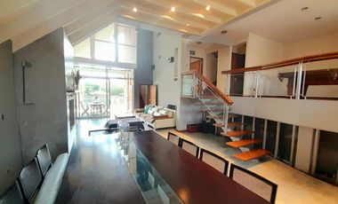 Sólido Chalet 5 amb Reciclado -  con gran Jardín y Pileta!