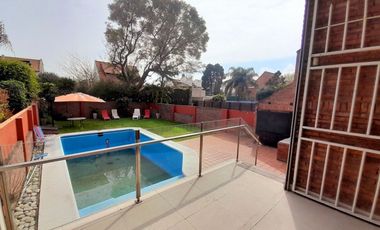 Sólido Chalet 5 amb Reciclado -  con gran Jardín y Pileta!