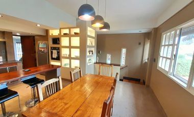 Sólido Chalet 5 amb Reciclado -  con gran Jardín y Pileta!