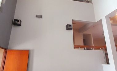 Sólido Chalet 5 amb Reciclado -  con gran Jardín y Pileta!