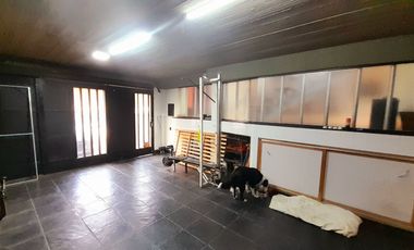 Sólido Chalet 5 amb Reciclado -  con gran Jardín y Pileta!