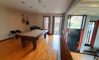 Sólido Chalet 5 amb Reciclado -  con gran Jardín y Pileta!