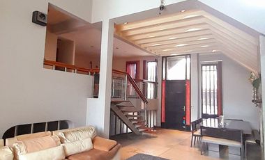Sólido Chalet 5 amb Reciclado -  con gran Jardín y Pileta!
