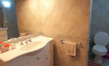 Sólido Chalet 5 amb Reciclado -  con gran Jardín y Pileta!