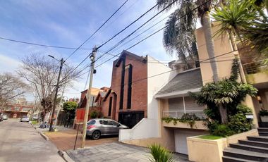 Sólido Chalet 5 amb Reciclado -  con gran Jardín y Pileta!