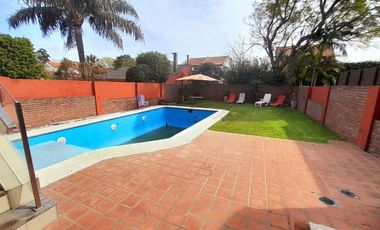 Sólido Chalet 5 amb Reciclado -  con gran Jardín y Pileta!