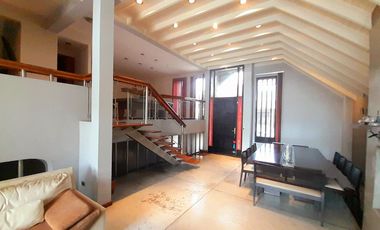 Sólido Chalet 5 amb Reciclado -  con gran Jardín y Pileta!