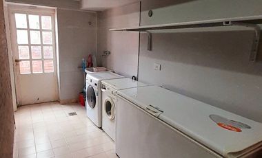 Sólido Chalet 5 amb Reciclado -  con gran Jardín y Pileta!