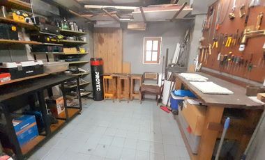 Sólido Chalet 5 amb Reciclado -  con gran Jardín y Pileta!