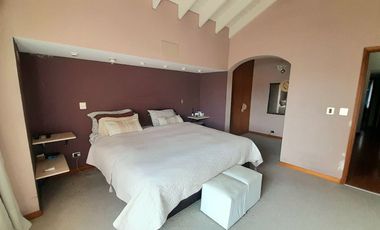 Sólido Chalet 5 amb Reciclado -  con gran Jardín y Pileta!
