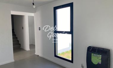 Casa PH 4 Ambientes - A Estrenar – Gas Natural - Patio Cochera