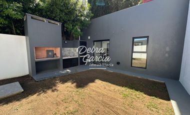 Casa PH 4 Ambientes - A Estrenar – Gas Natural - Patio Cochera