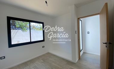 Casa PH 4 Ambientes - A Estrenar – Gas Natural - Patio Cochera