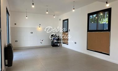 Casa PH 4 Ambientes - A Estrenar – Gas Natural - Patio Cochera