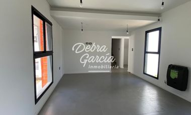Casa PH 4 Ambientes - A Estrenar – Gas Natural - Patio Cochera